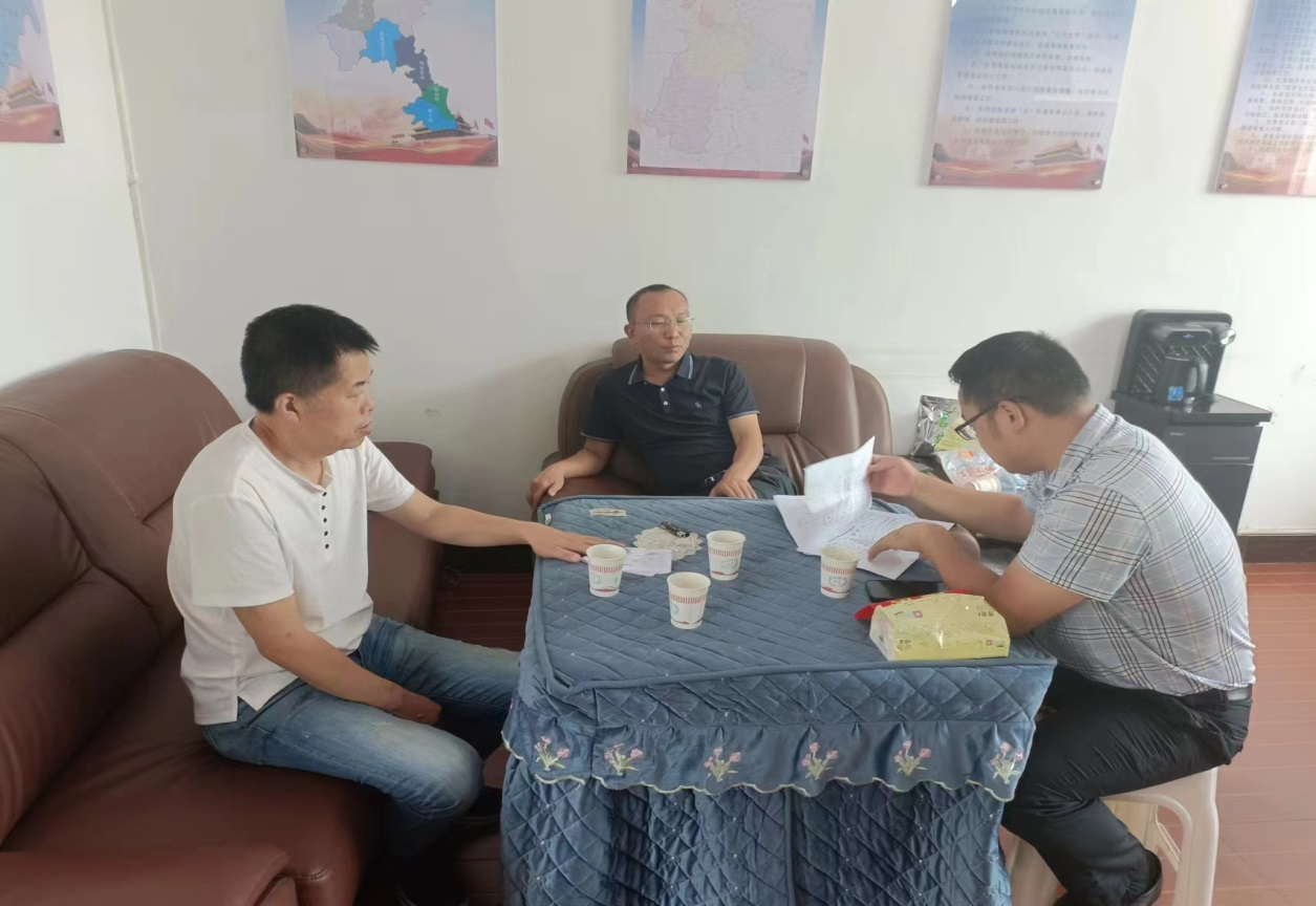區(qū)城投公司到木果鎮(zhèn)盤雄社區(qū)走訪